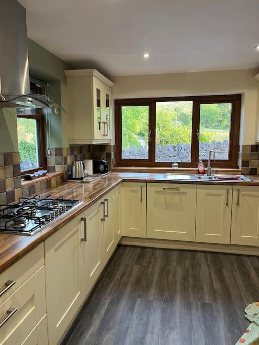 Bryn Rhedyn Cottage Cwm-y-glo Екстер'єр фото